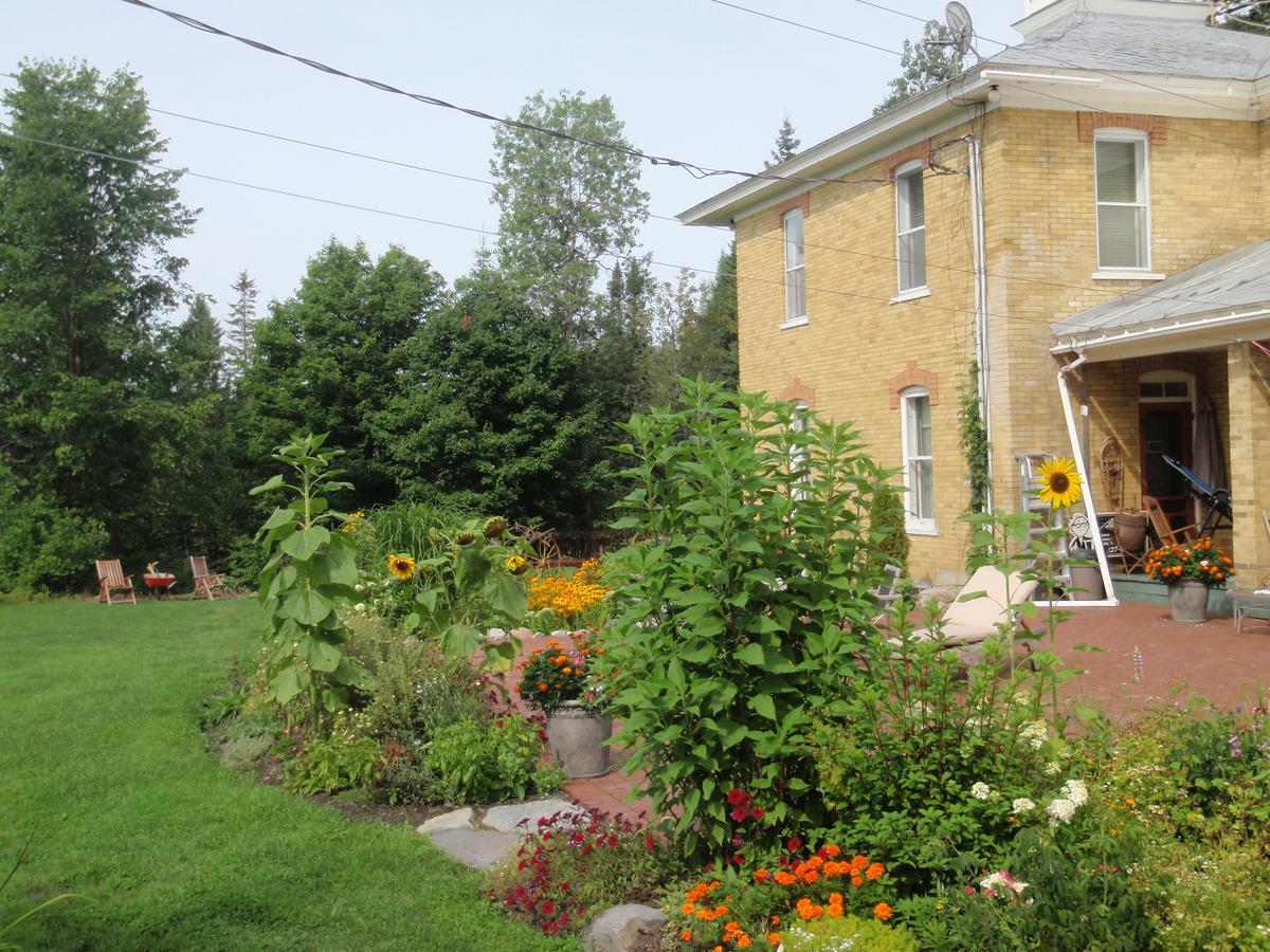 Auberge Taylor Manor Saint-Georges Exterior photo